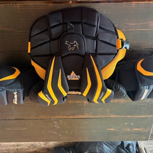 Medium Vaughn Ventus SLR Goalie Chest Protector (New)