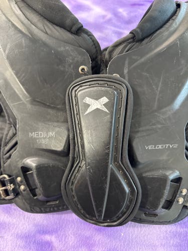 Medium Youth Xenith Velocity 2 Shoulder Pads (Used)