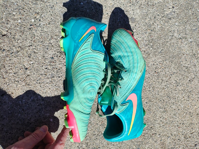 Blue Women's Size M 5.5 (W 6.5) Nike Phantom GX Cleats (Used)