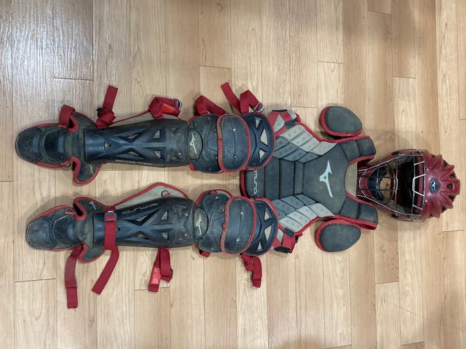 Youth Mizuno Samurai Catcher's Set (Used)