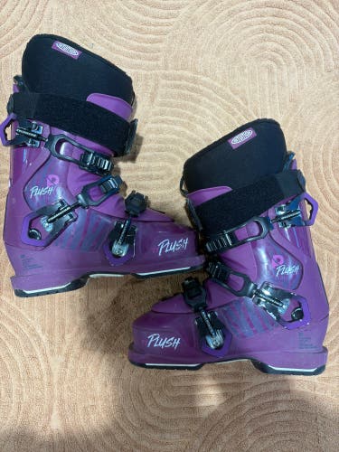 Full Tilt Plush 6 Ski Boots | Mondo 23/23.5, 277mm (Used)