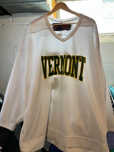 Vermont White XL Men's Jersey (Used)