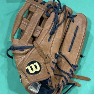 Used Wilson A950 Right Hand Throw Baseball Glove 12.75"