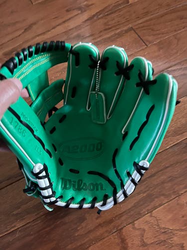 2025 Wilson A2000 1786 RH Infield Baseball Glove 11.5" (New)