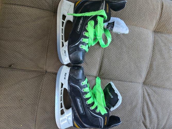 Black Bauer Supreme Hockey Skates 12