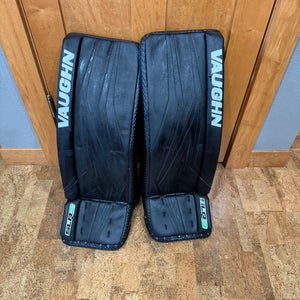 28" Vaughn SLR3 Pro Carbon Goalie Leg Pads (Used)