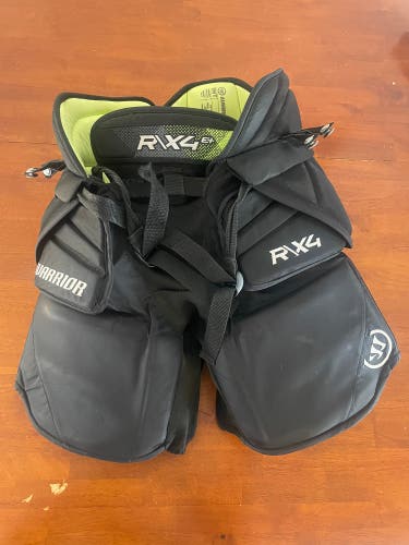 Intermediate Medium Warrior Ritual X4 E+ Hockey Goalie Pants (Used)