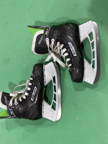 Used Junior Bauer XLS Hockey Skates Size 2 | Box Included