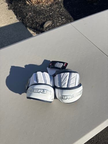Penn state lacrosse Large Adult Maverik Max Elbow Cap Pads (New)