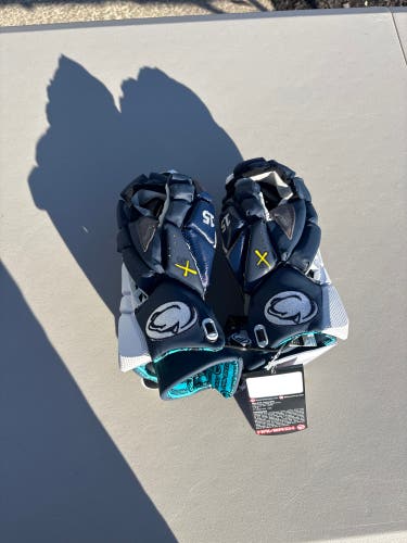 Penn State Lacrosse Maverik Rome Lacrosse Gloves (New)