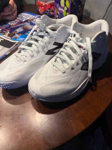 White Men's Size M 12.0 (W 13.0) New Balance Turf Cleats (New)