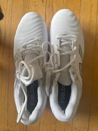 Mens New Balance White FuelCell Molded Cleat PL4040W7