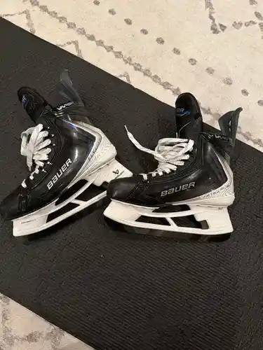 2025, Bauer Vapor Flylite Skates Size 9, Fit 2 (Used)