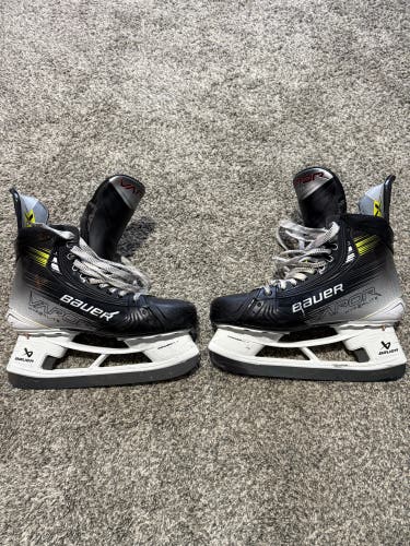2023 Bauer Vapor Hyperlite 2 Hockey Skates 9 Fit 3 (Used)
