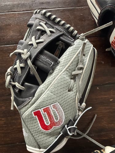 RH Wilson Infield A2000 Softball Glove 11.75" (New)
