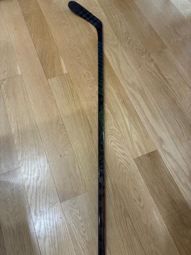 Intermediate Warrior Covert QR6 Pro Left Hand Hockey Stick 65 Flex Pro Stock (New)