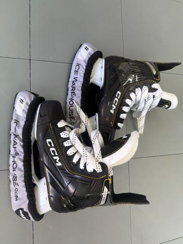 CCM AS-550 Hockey Skates Size 1 (Used)