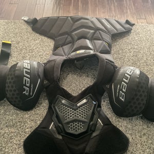 Medium Intermediate Bauer Supreme 3S Pro Shoulder Pads (Used)