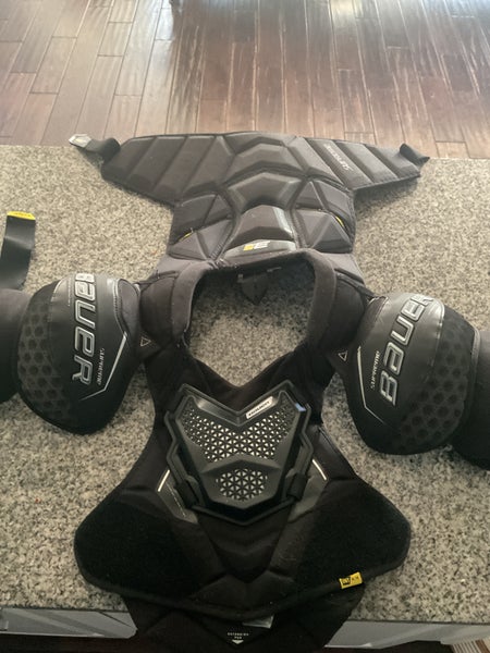Medium Intermediate Bauer Supreme 3S Pro Shoulder Pads (Used)