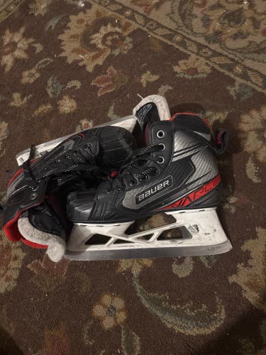 2019 Bauer Vapor X2.7 Hockey Goalie Skates Regular Width Size 2 (Used)