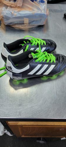 Used Adidas Soccer Cleats Black Junior 01.5 11497-S000155780