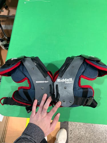 Riddell Pursuit Football Shoulder Pads | Youth 13"-14"