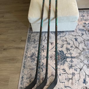 Senior Bauer Twitch Right Handed Hockey Stick P88 77 Flex (Used)