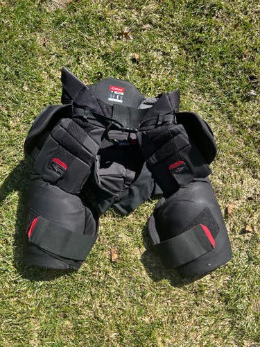 Men's Senior Medium CCM JetSpeed + Hockey Pants (Used)