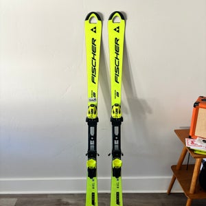 Fischer RC4 World Cup SL skis 150cm, WITH Fischer Z14 Bindings - Max DINS: 14 (Lightly Used)