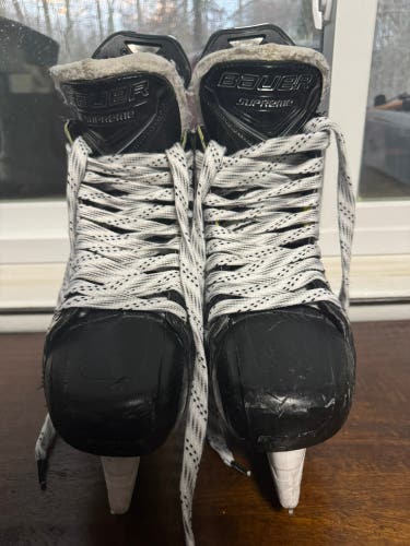 2024 Bauer Supreme M50 Pro Hockey Skates Regular Width 10 (Used)