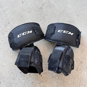 CCM (Used) jr. knee pads