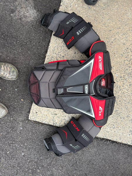 Medium CCM EFlex 2.9 Goalie Chest Protector (Used)