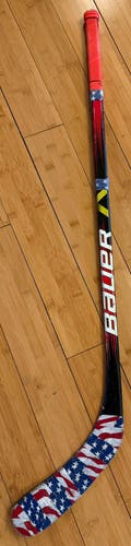 Youth Bauer Vapor Tyke Right Handed Hockey Stick P92 Less Than 30 Flex (Used)