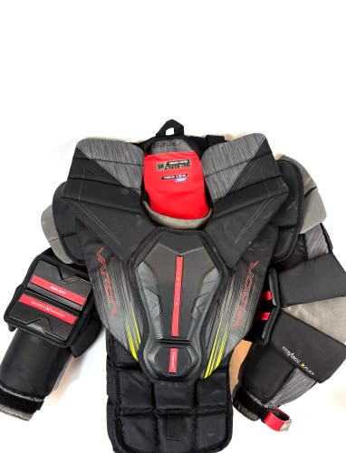 Medium Bauer Vapor Hyperlite 2 Goalie Chest Protector