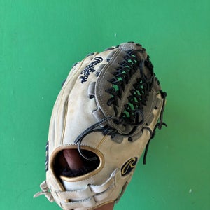 White Rawlings Liberty Advanced RH Outfield Softball Glove 12.5"