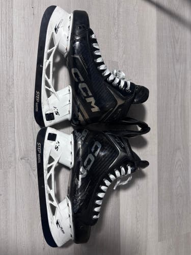 Black/Gray 2024 CCM Tacks XF Pro Hockey Skates Wide Width 8.5 (Used)