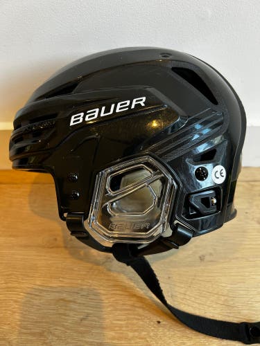 Small Bauer Re-Akt 85 Helmet (Used)