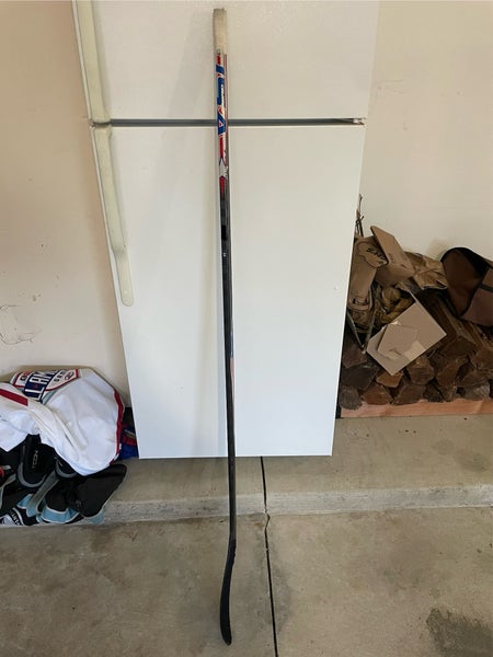 Senior Bauer Vapor Flylite Right Handed Hockey Stick P28 77 Flex Pro Stock (Used)