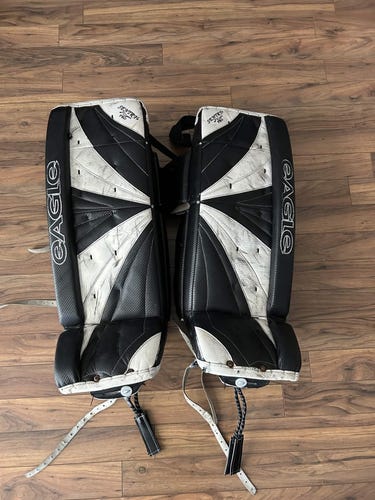 33" Eagle Sentry Pro Goalie Leg Pads (Used)