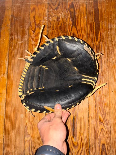 Wilson A1000 RH Catcher's Glove 33" (Used)