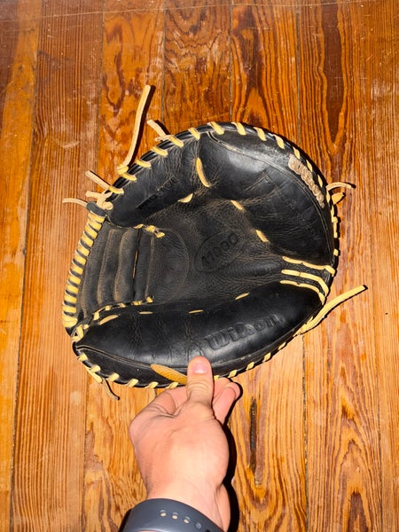 Wilson A1000 RH Catcher's Glove 33" (Used)