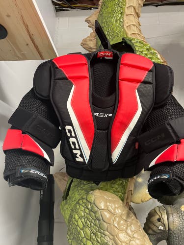 Small CCM EFlex 6 Goalie Chest Protector (Used)