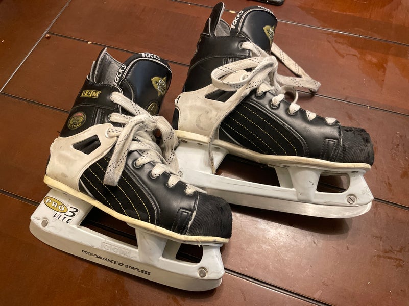 Original CCM Super Tacks 652 Hockey Skates Regular Width Size 5 (Used)