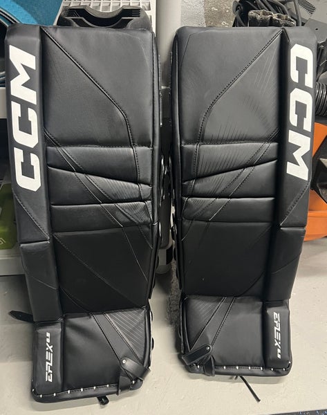 28" CCM EFlex 6.5 Goalie Leg Pads (Used)