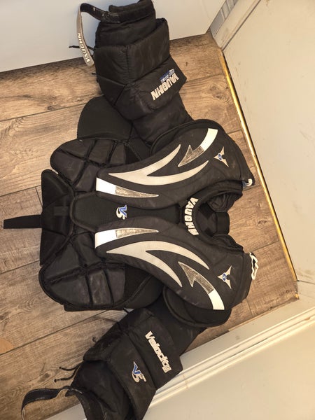 Medium Vaughn Velocity V5 Pro Goalie Chest Protector (Used)