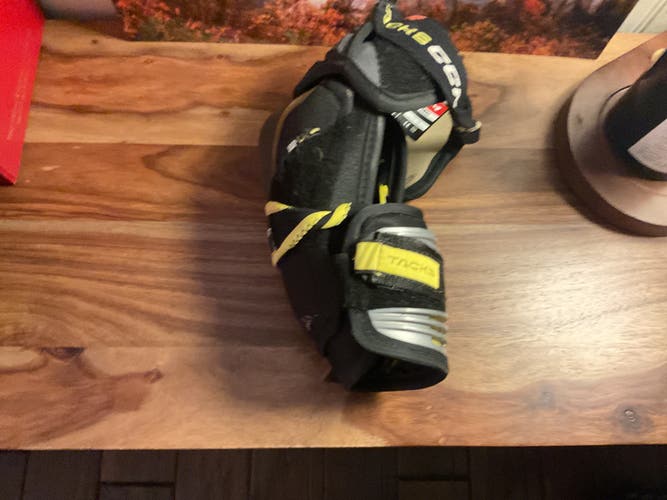 Senior Small CCM Tacks AS-V Elbow Pads (Used)