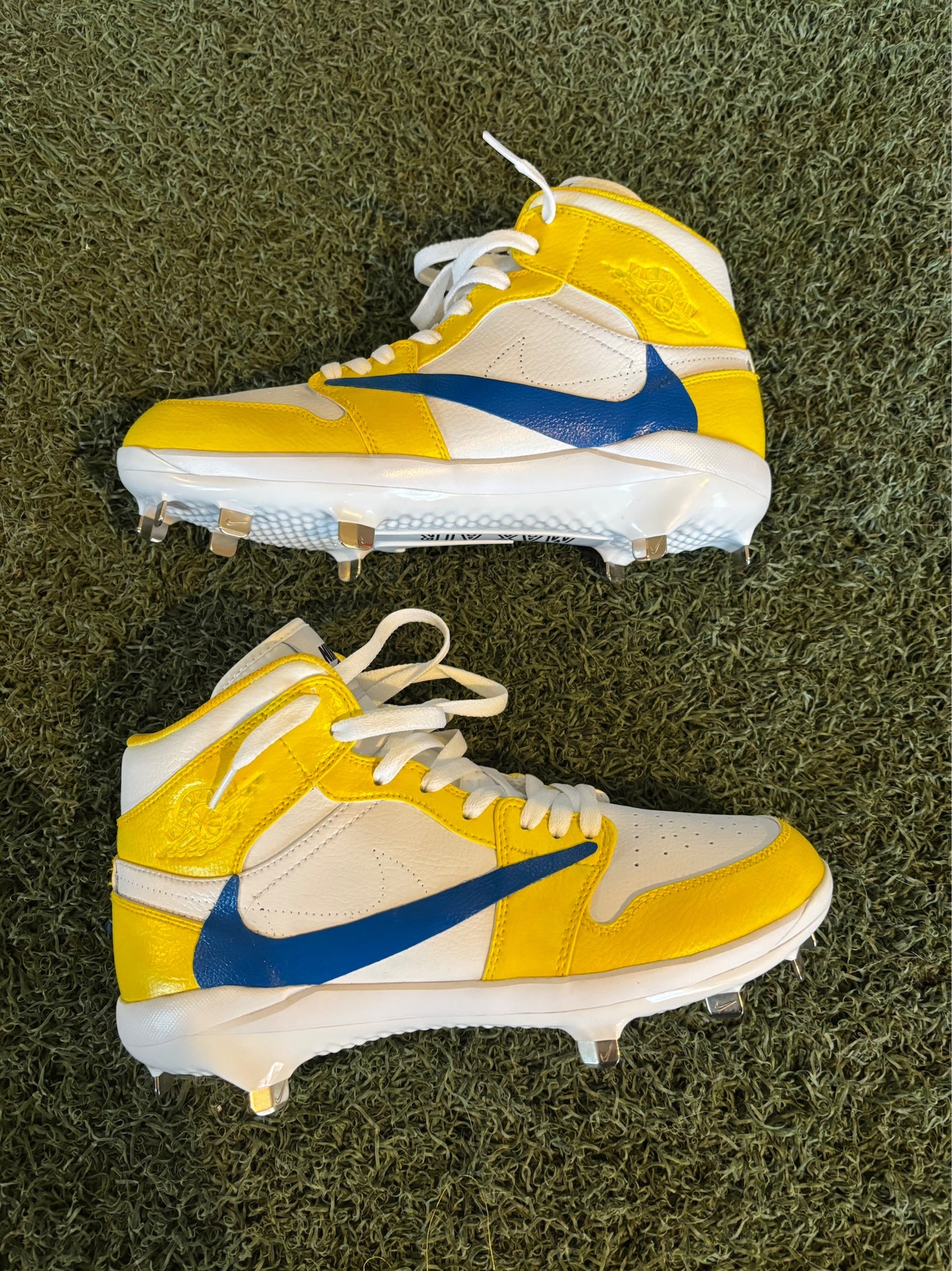 gold jordan baseball cleats