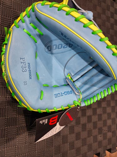 Wilson RH Catcher's A2000 Baseball Glove 33"