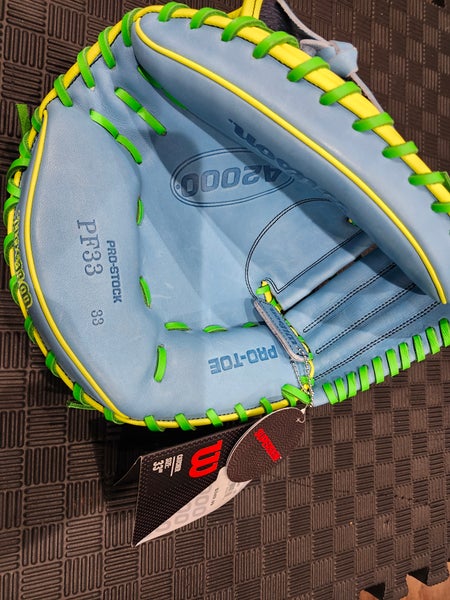 Wilson RH Catcher's A2000 Baseball Glove 33"