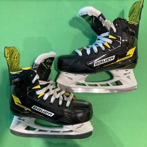 Junior Bauer Supreme M4 Hockey Skates | Size 3.5